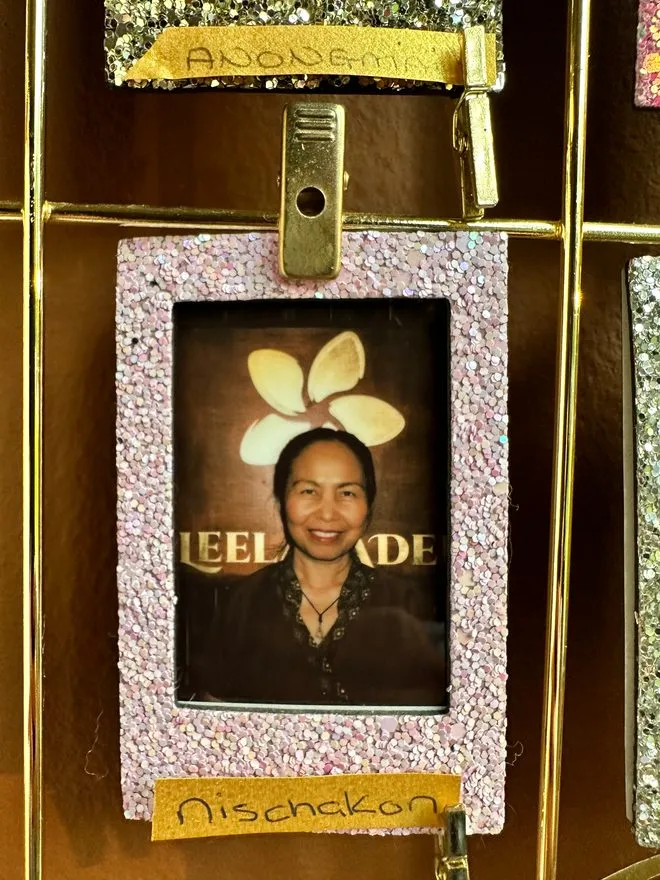 Nischakon, masseuse bij Leelawadee